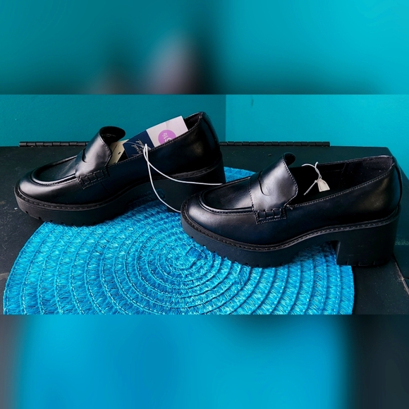 Universal Thread Black 2 1/2" Maisy heel loafers. NWT - Picture 4 of 9